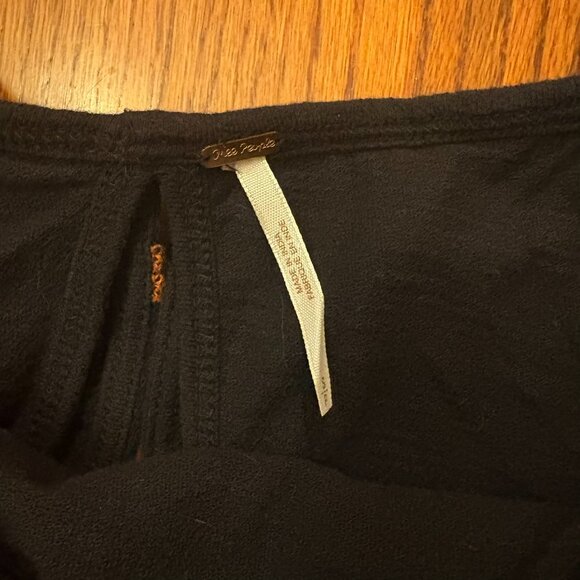 FREE PEOPLE Black Embroidered Off-Shoulder Top – Size S - Picture 3 of 5